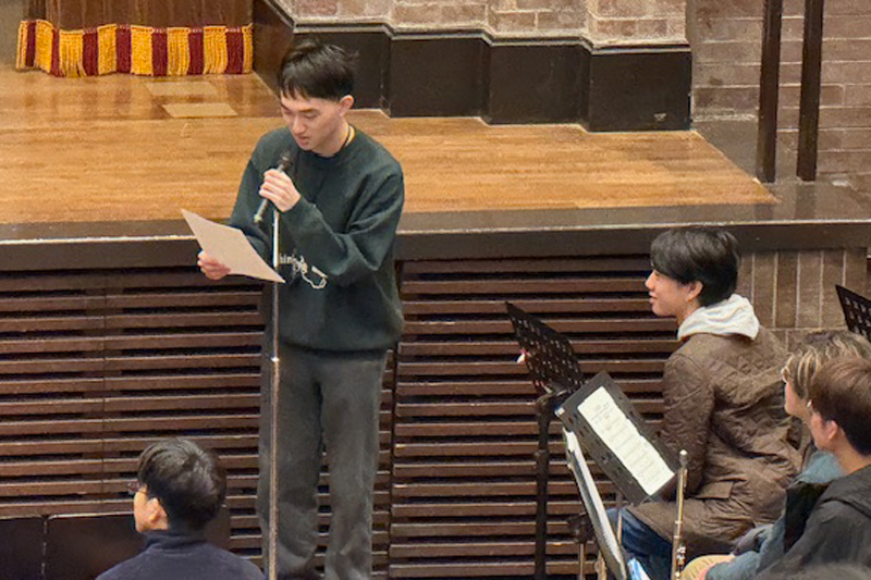 生徒代表による新年の挨拶の様子