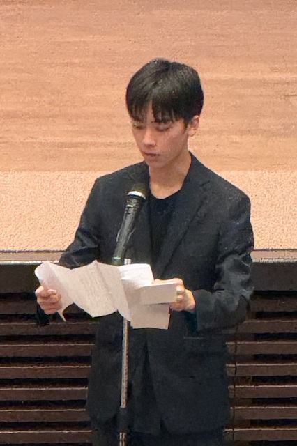 在校生歓迎の辞の様子