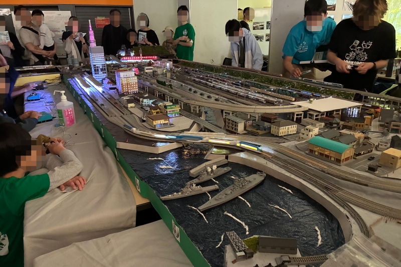 鉄道研究会のジオラマの様子