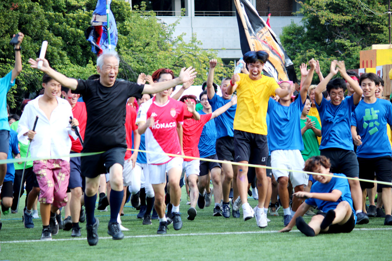 周回遅れで教師チームもゴール!